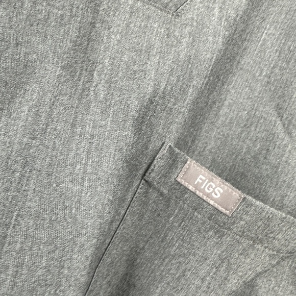 Figs Technical Collection Scrub Top Mens Size M pocket Gray - Picture 4 of 4